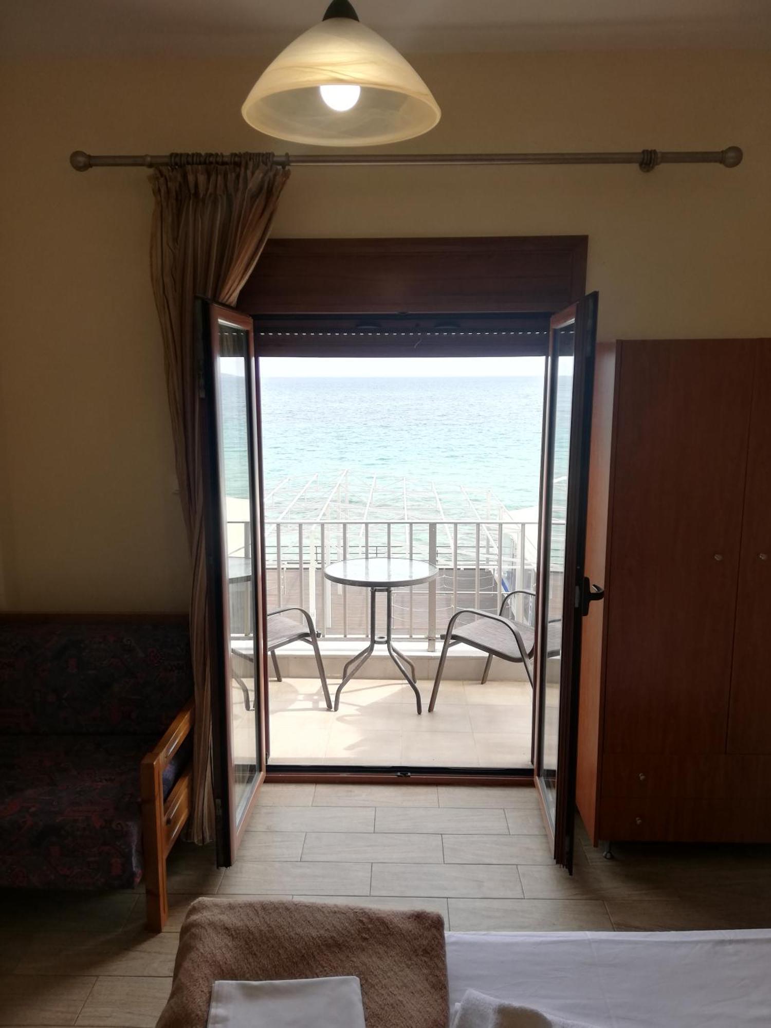 Diolkos Apartement Nea Roda Exterior photo